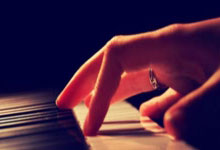 [国内足球]冯劲射门变助攻 奇塔迪尼垫射破门.